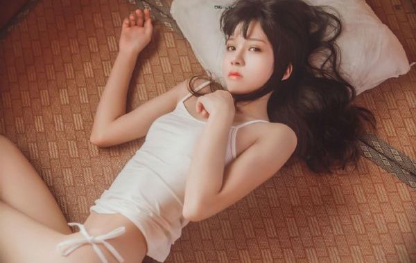 男人激情吮乳吃奶视频60分钟
