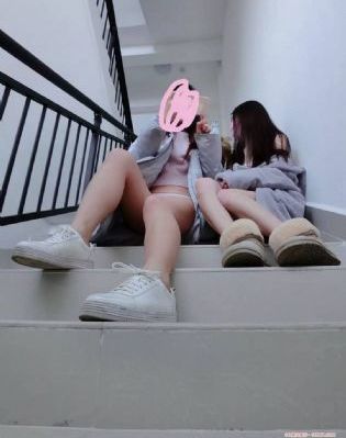 年轻的母亲二