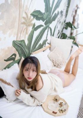 安娜女秘书